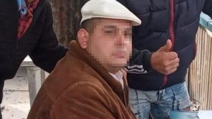 la familia del hombre apunalado en parque baron pide la detencion del asesino
