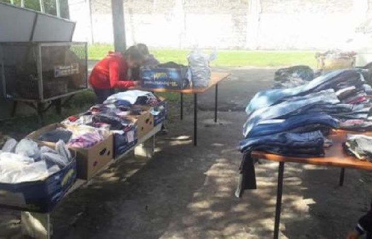 Gracias a la feria americana solidaria pueden recaudar fondos.