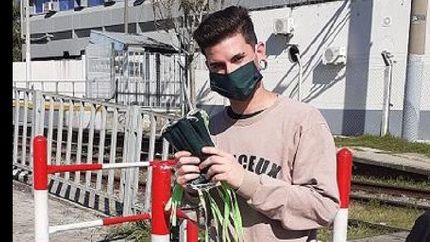 dejo su taller de chapa y pintura para hacer barbijos dejo su taller de chapa y pintura para hacer barbijos