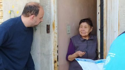 El Municipio de Lomas visita hogares para prevenir el dengue.