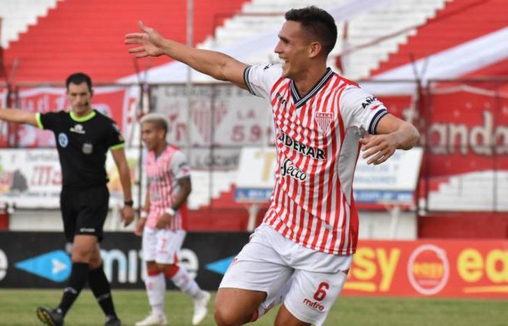 Cepeda celebra su gol ante Comunicaciones.