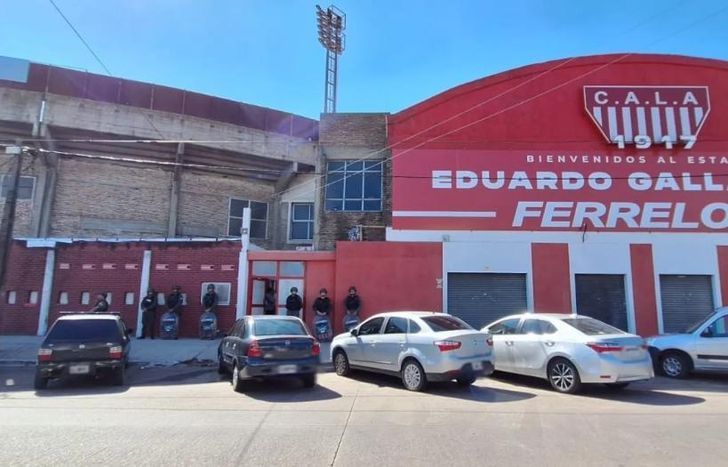 Allanamiento en el Estadio Eduardo Gallardón.
