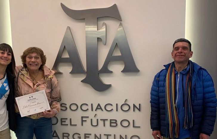 Un reconocimiento para la primera presidenta mujer de un club de fútbol.