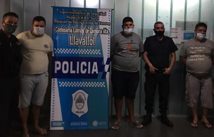 Los estafadores fueron detenidos por policías de la comisaría 4°.