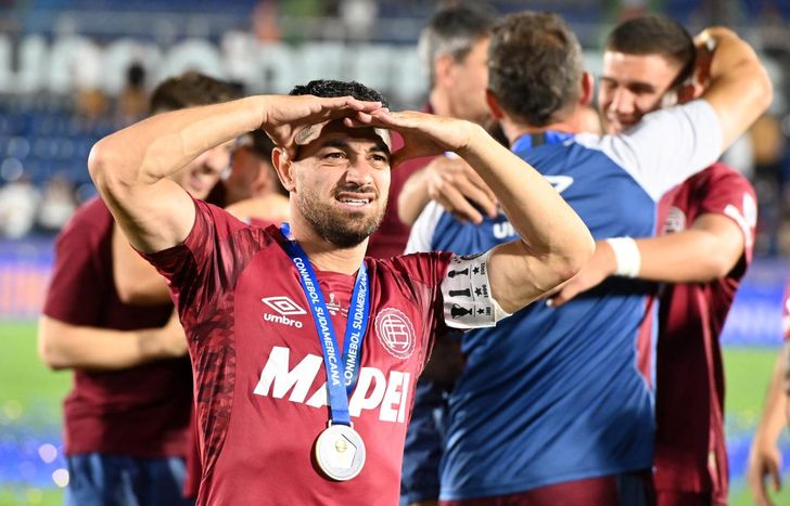 Lanús y Lautaro Acosta: una historia de amor llena de gloria.