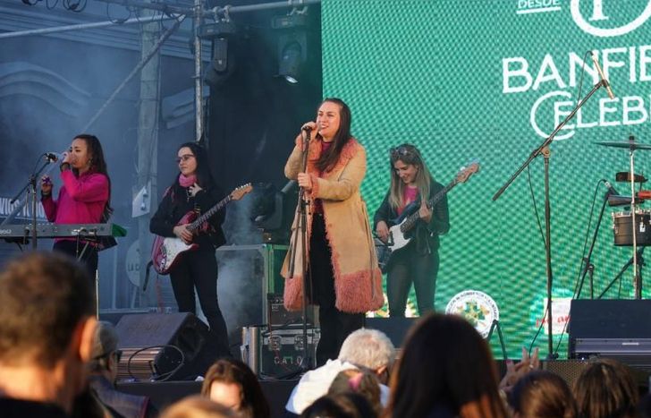 Cumbia para el cierre de los festejos.