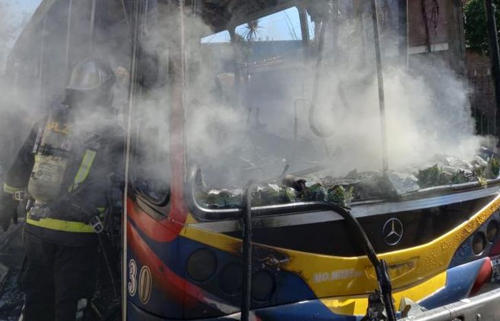 En 10 minutos lograron controlar el fuego.