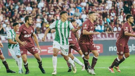 Banfield y Lanús disputarán el Clásico del Sur el lunes 3 de noviembre, a las 21.15. Banfield y Lanús disputarán el Clásico del Sur el lunes 3 de noviembre, a las 21.15.