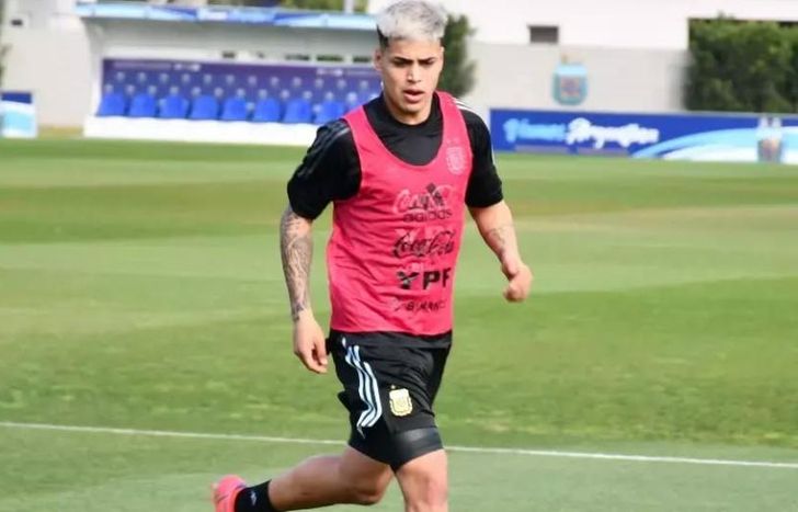El delantero entrenando en la Sub-20.