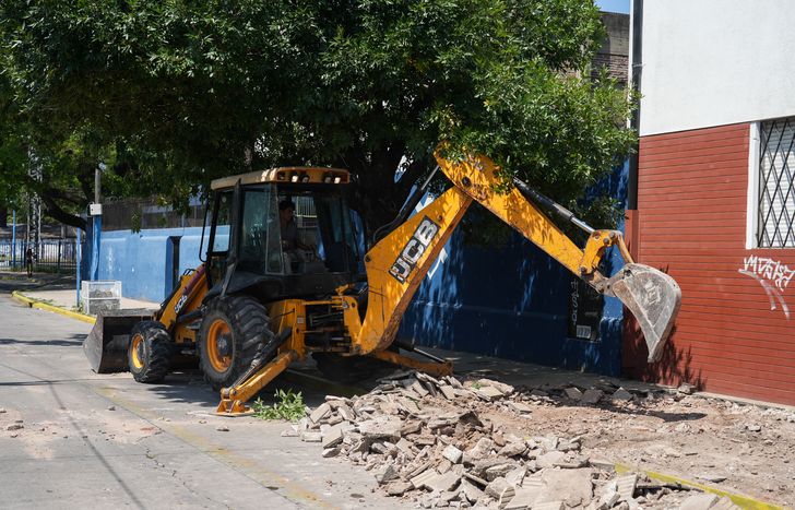 Obras de infraestructura: avanza un plan integral de reconstrucción de veredas en Lomas de Zamora.