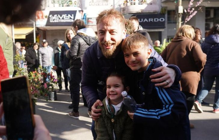 Otermín charló con los vecinos, comerciantes y emprendedores.