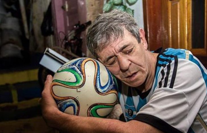 El loco y la pelota.