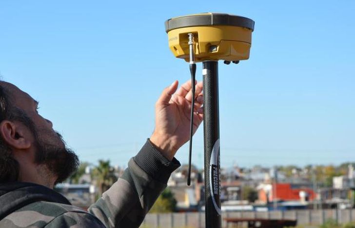 Mensura satelital en el barrio Diego Armando Maradona (DAM), de Fiorito.