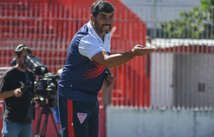 El DT de Los Andes trabaja en dos posibilidades para recibir a Flandria.