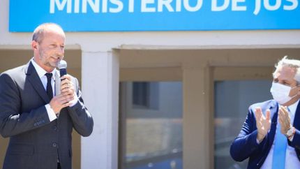 Durante el acto, Insaurralde junto al Presidente.