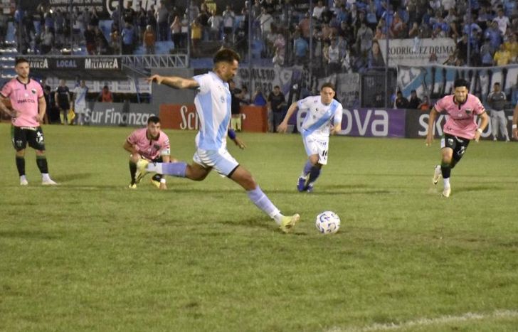 Luis López lamentó su penal errado ante Nueva Chicago.