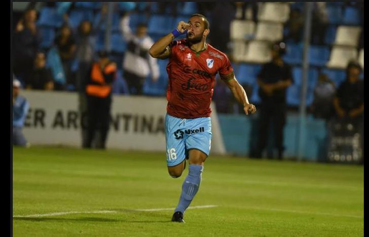 El uruguayo se acerca al Gasolero. Este viernes se define.