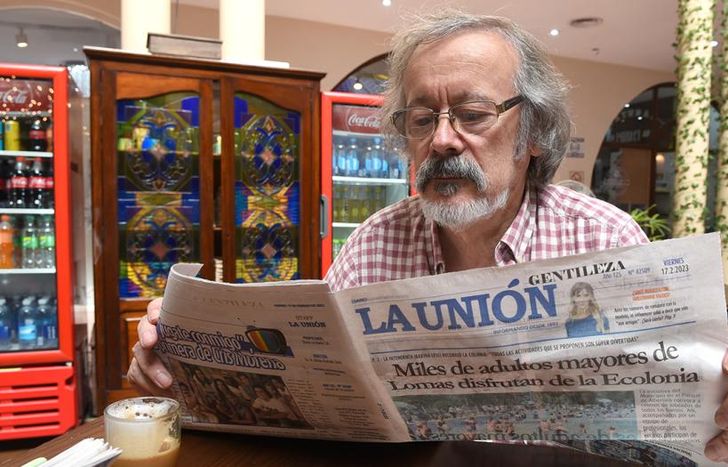Eduardo Vázquez en plena lectura. Hace años fue el protagonista de una nota.