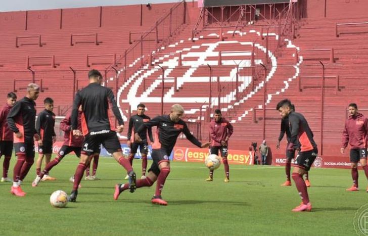 La lista completa está compuesta con 46 futbolistas.