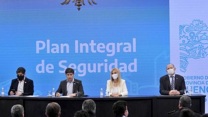 Lo anunció el gobernador, frente a intendentes y funcionarios.