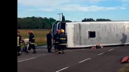 El jefe de guardia detalló que ambas niñas están respirando solas, probando liquido por boca.