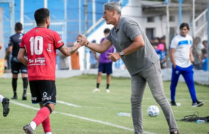 Jorge Vivaldo celebró el esfuerzo de los jugadores.