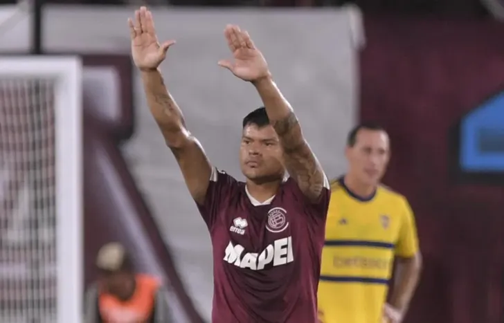 Walter Bou llegó a los partidos en Lanús.