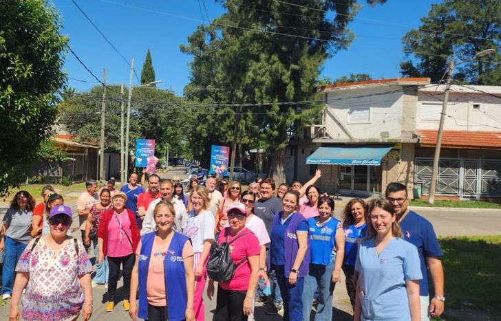 En San José hicieron una Caminata Rosa y charlas con especialistas.