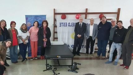 Se entregó un camastro de rehabilitación y dos pedaleras tipo minibyke.