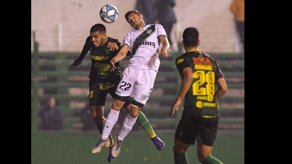 Banfield no tomó vuelo ante el Halcón y sigue a la deriva