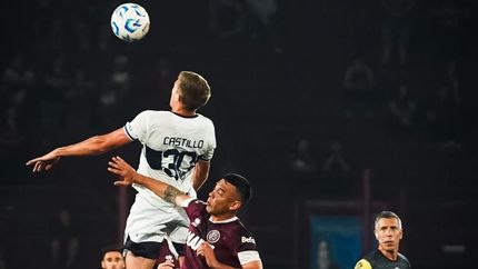 Castillo va de arriba contra Domínguez. Castillo va de arriba contra Domínguez.