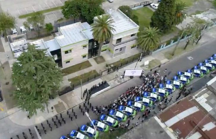 El Intendente encabezó el acto junto a las fuerzas de Seguridad.