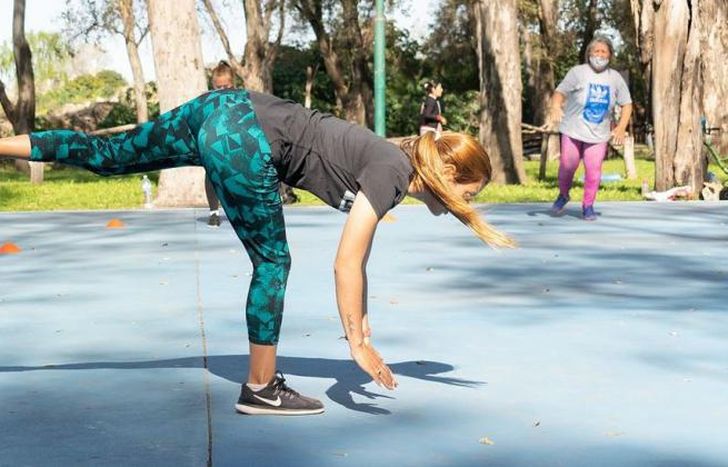 Las clases son abiertas y gratuitas en los parques.