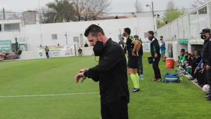 Daniel Vicentin dejó de ser el entrenador de El Porvenir.