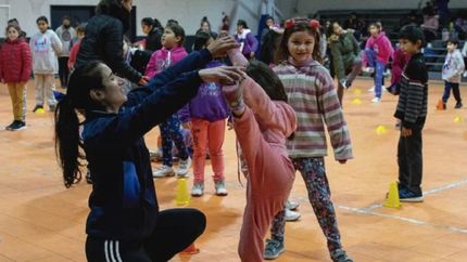 El encuentro reunió a un centenar de chicos y chicas de las escuelitas.