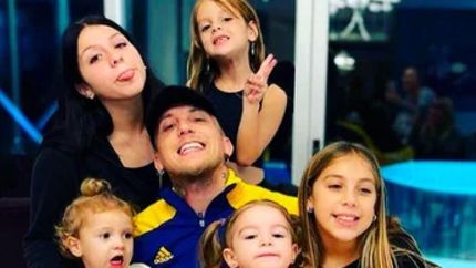 el polaco festejo su cumple con sus ex y sus hijas