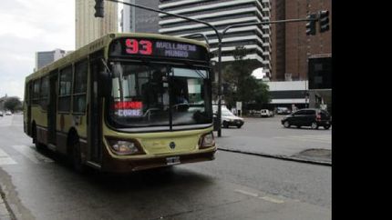 la linea 93 esta de paro y hay miles de usuarios afectados