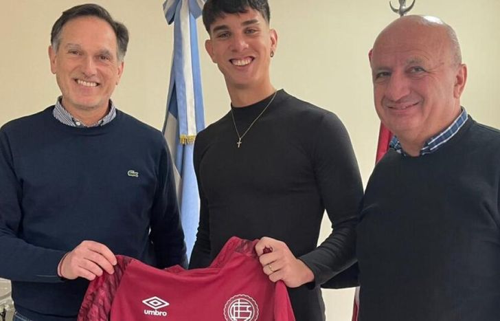Tobías Quiroz, otra promesa de Lanús que firmó contrato.