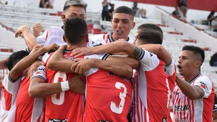 Los Andes se abrazó a un nuevo triunfo y es líder. Los Andes se abrazó a un nuevo triunfo y es líder.