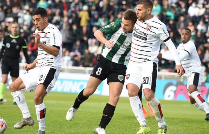 Galoppo no alcanza a tomar contacto con el balón.