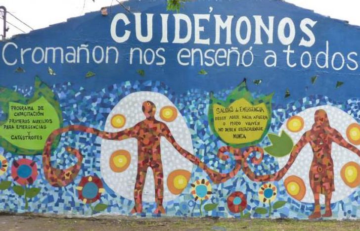 Es un mural de 70 metros de largo.