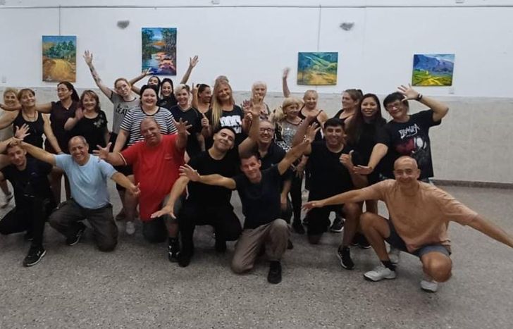 A partir de las clases que comenzaron a dictarse organizan noches de rock para todos.