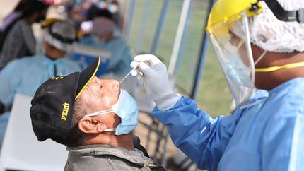 Los casos de Coronavirus se mantienen estables, pero subieron las muertes.