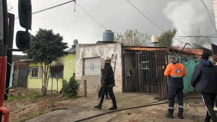 Cinco personas terminaron intoxicadas por el humo.