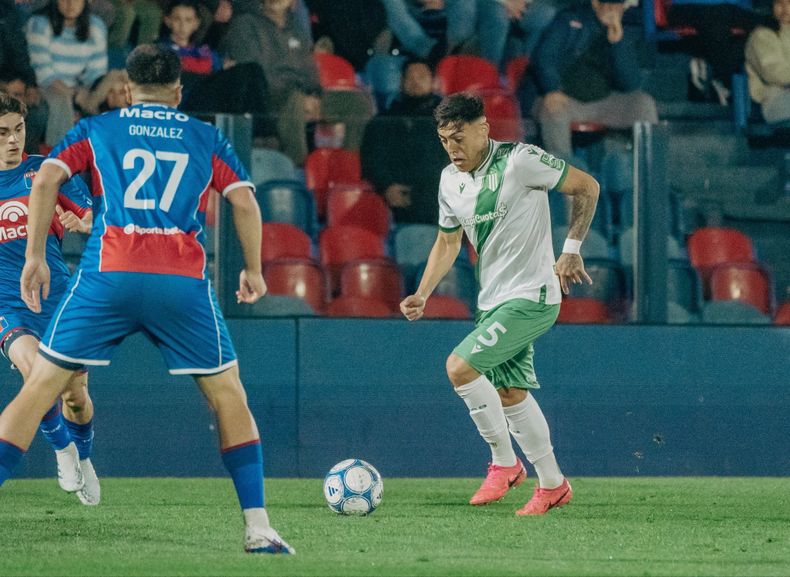Banfield fue contundente y se impone ante Tigre en Victoria.