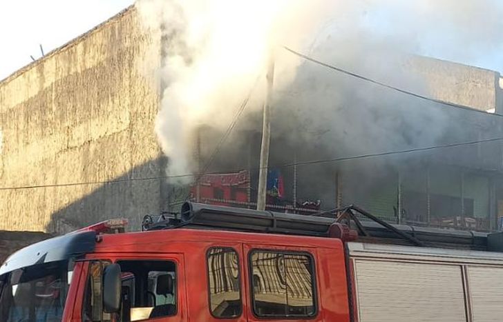 El incendio generó serios daños en la vivienda.