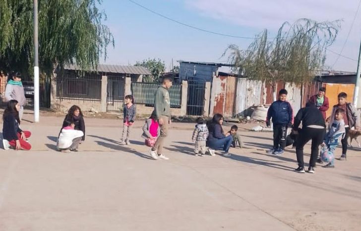 Quieren brindar color a la plaza del barrio.