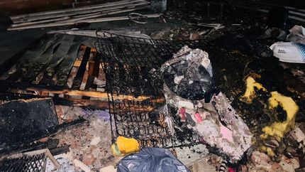 La casa quedó en ruinas. La casa quedó en ruinas.