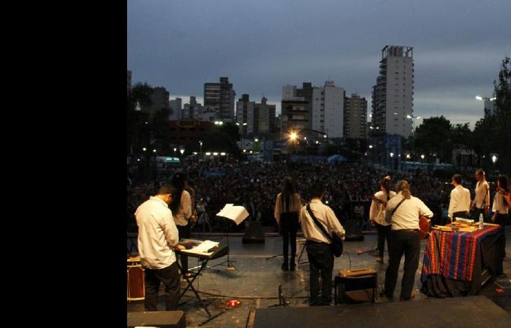fueron teloneros de Los Nocheros en la Plaza Grigera, entre otras actuaciones destacadas.