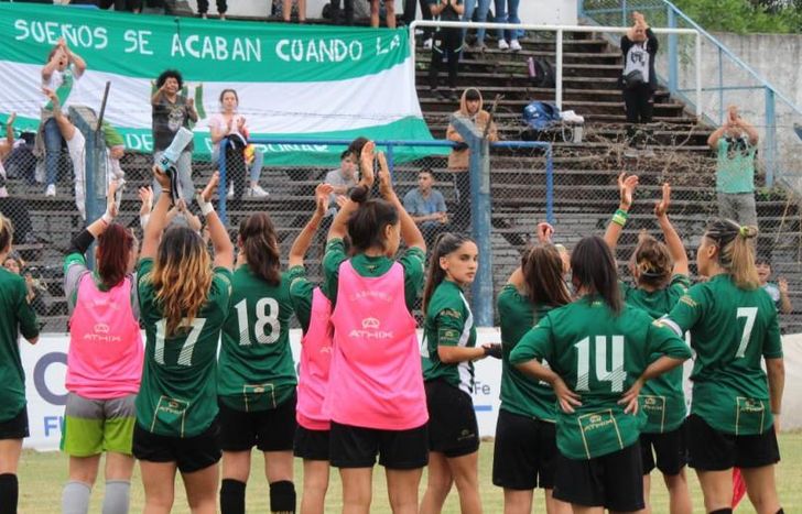 Banfield definirá el ascenso en el estadio Florencio Sola.